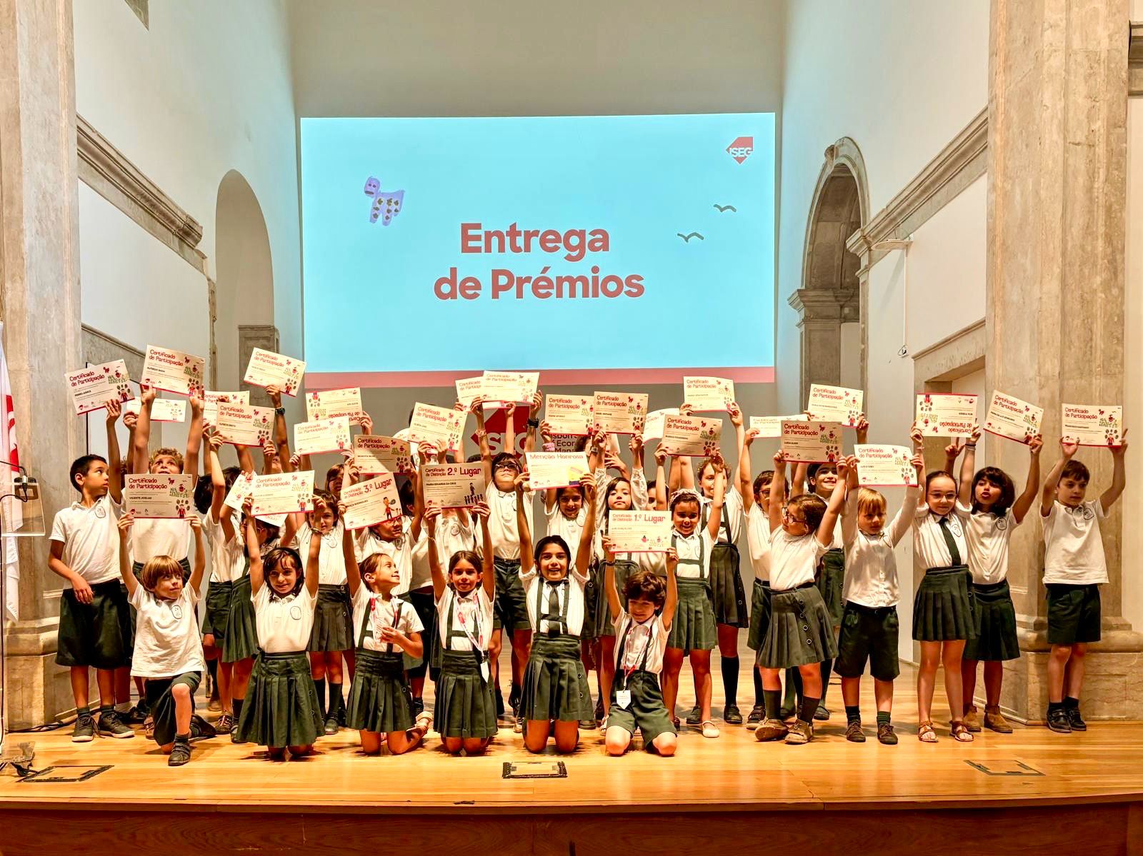 Alunos d'O Lar da Criança na entrega de prémios